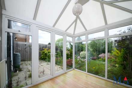 Lullington Garth, Borehamwood, Image 13
