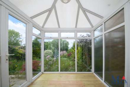 Lullington Garth, Borehamwood, Image 14