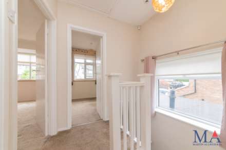 Lullington Garth, Borehamwood, Image 15