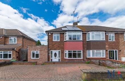 Lullington Garth, Borehamwood, Image 27