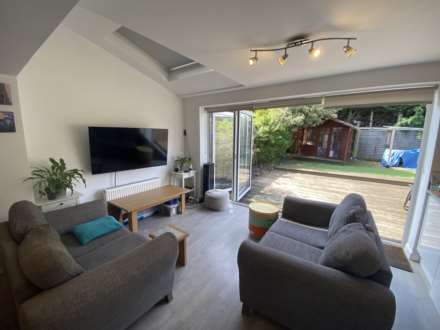 Chandos Road, Borehamwood, Image 4