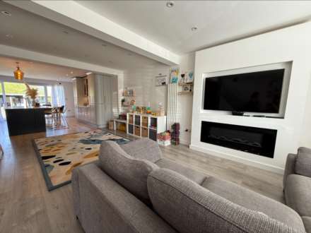 Hillside Avenue, Borehamwood, Image 1