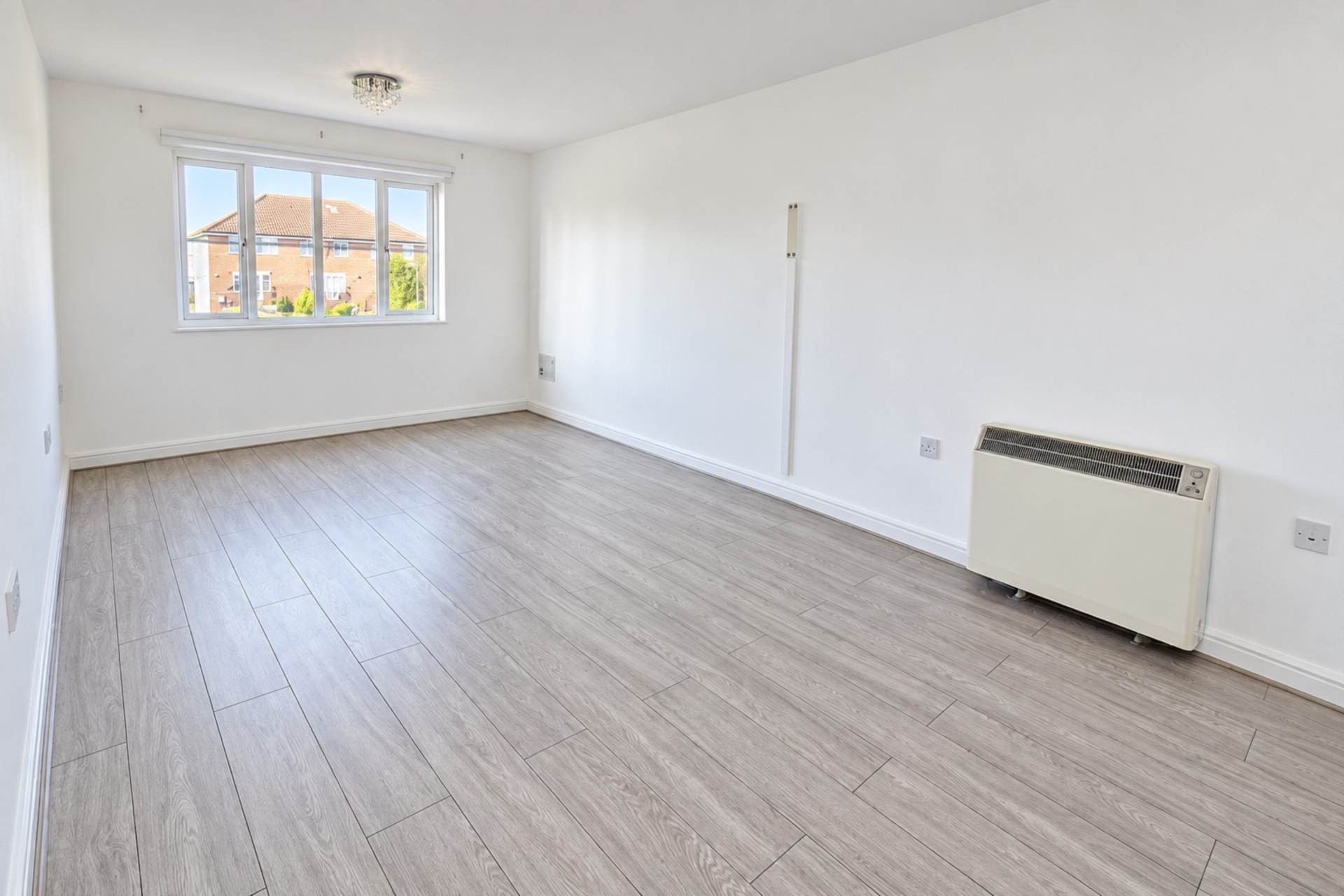 Armstrong Close, Borehamwood, Image 3