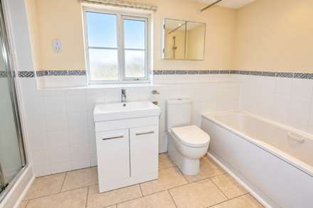 Armstrong Close, Borehamwood, Image 5