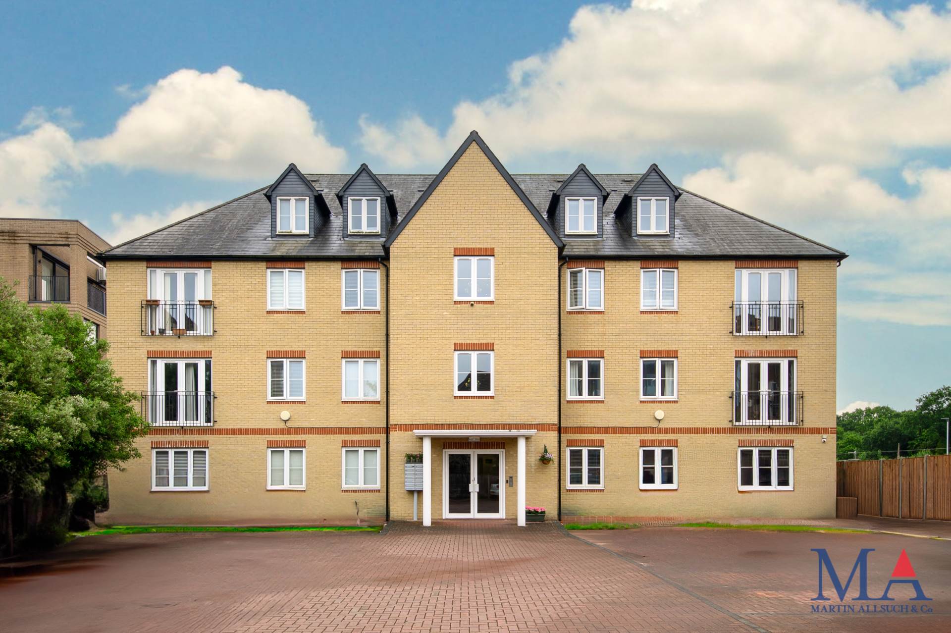 Oakwood House, Borehamwood, Image 1