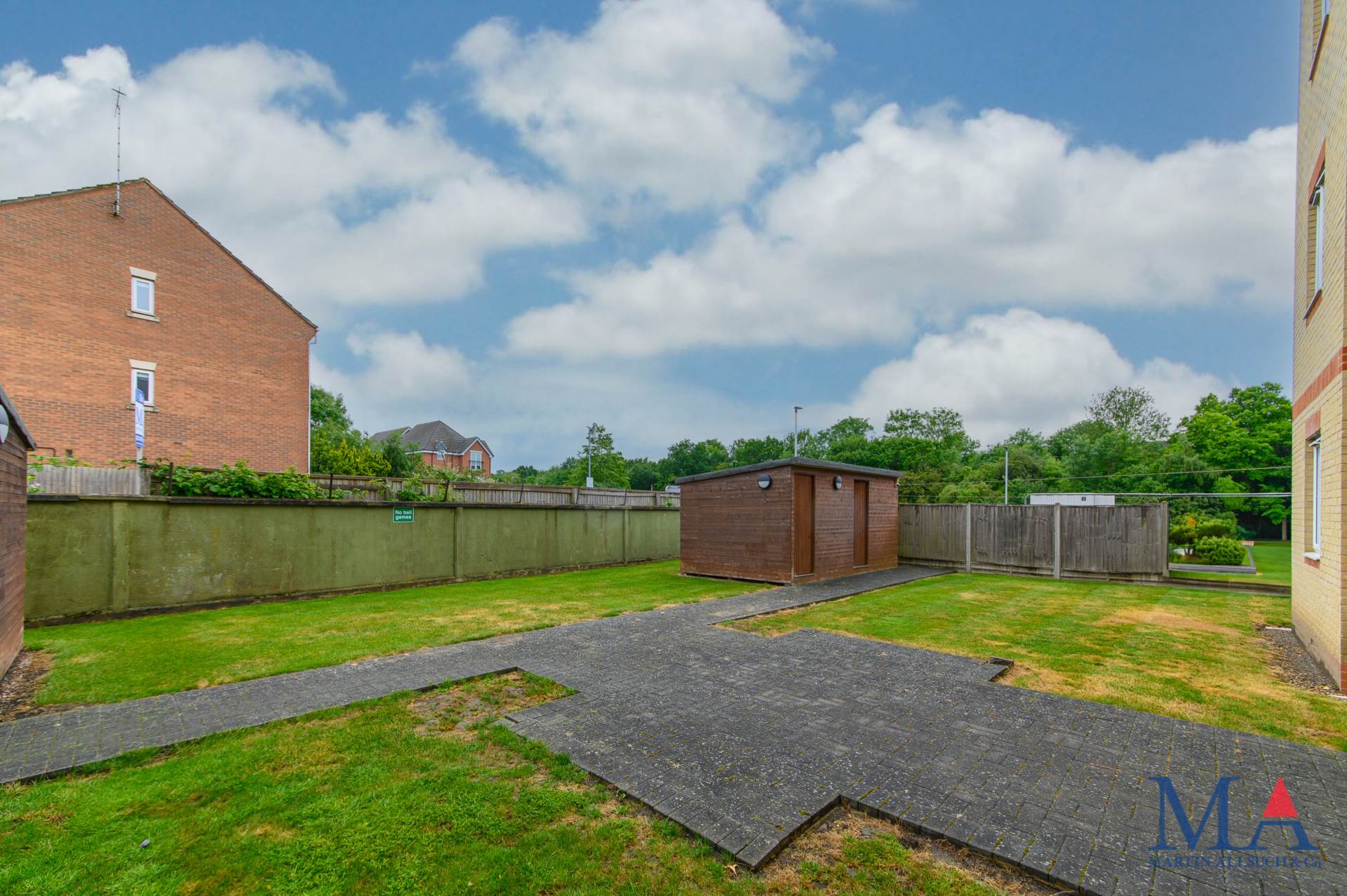 Oakwood House, Borehamwood, Image 16