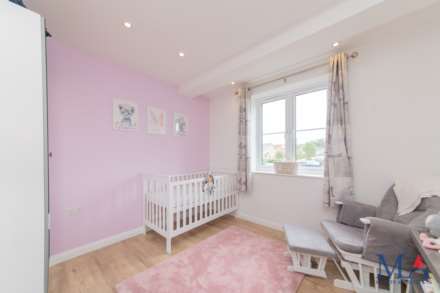 Oakwood House, Borehamwood, Image 11