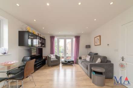 Oakwood House, Borehamwood, Image 6