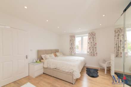 Oakwood House, Borehamwood, Image 9