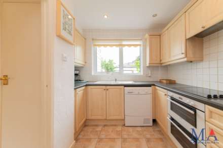 Alcuin Court, Stanmore, Image 7