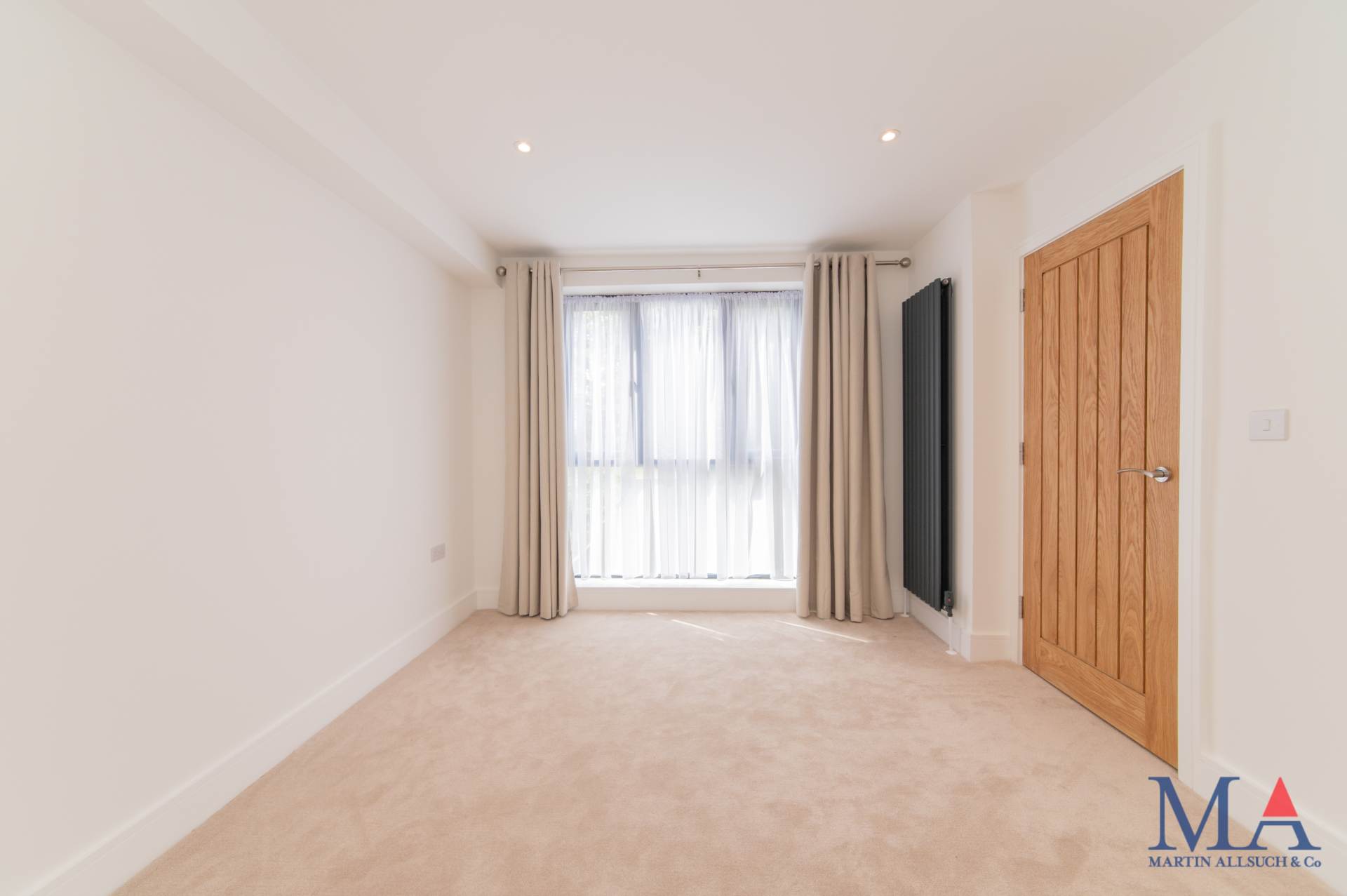 Gibbons Close, Borehamwood, Image 11