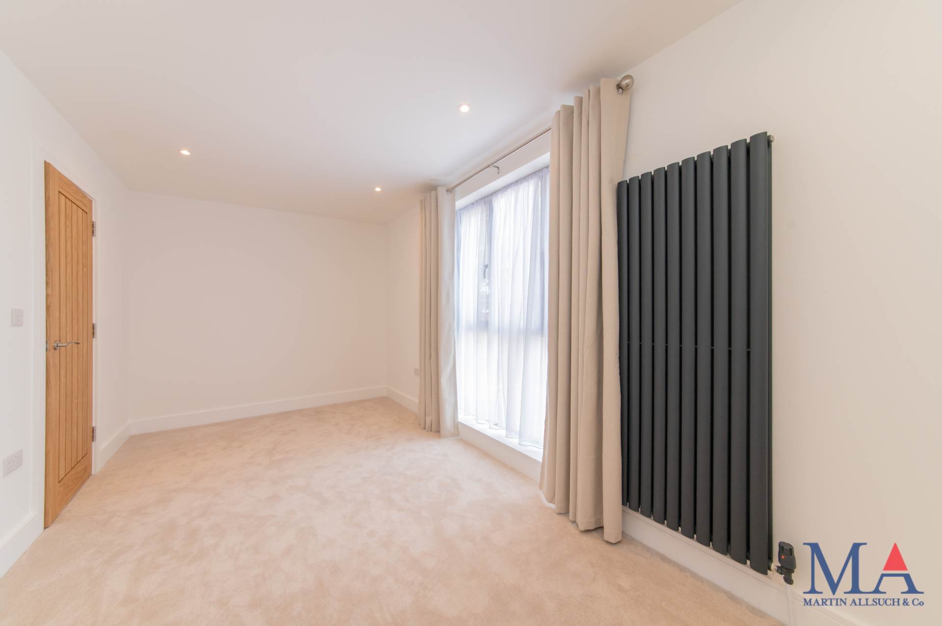 Gibbons Close, Borehamwood, Image 13