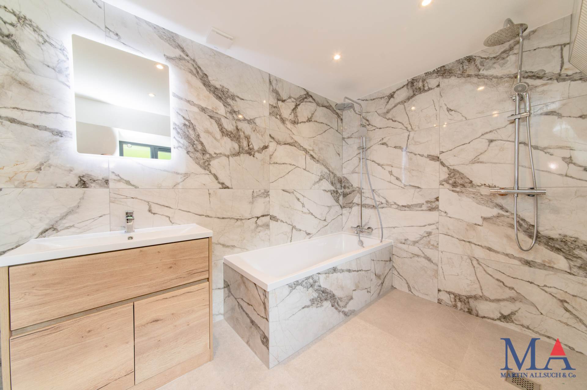 Gibbons Close, Borehamwood, Image 15