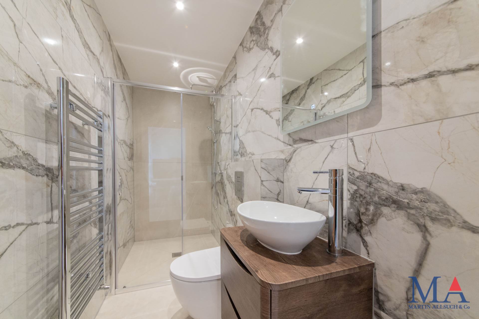 Gibbons Close, Borehamwood, Image 17