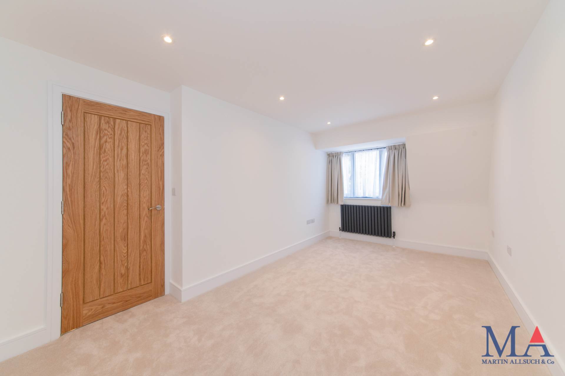 Gibbons Close, Borehamwood, Image 19