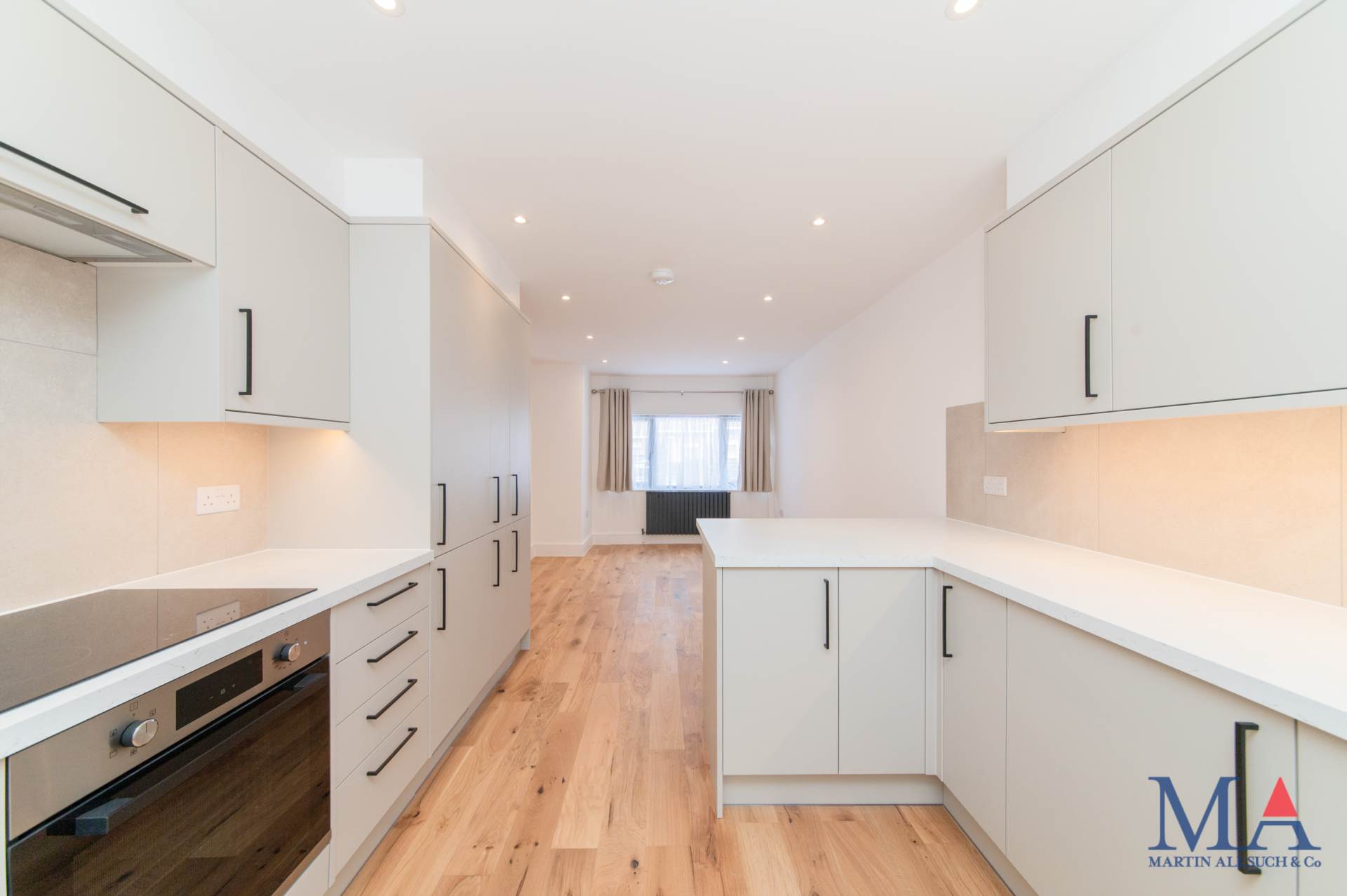 Gibbons Close, Borehamwood, Image 2