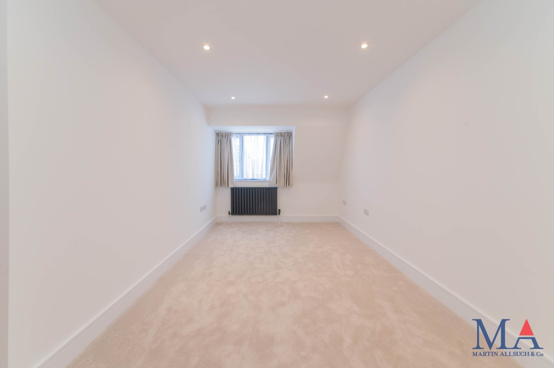 Gibbons Close, Borehamwood, Image 20