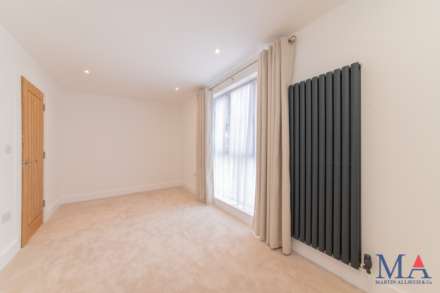 Gibbons Close, Borehamwood, Image 13