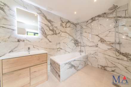 Gibbons Close, Borehamwood, Image 15