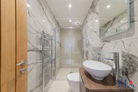Gibbons Close, Borehamwood, Image 16