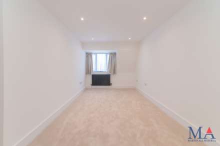 Gibbons Close, Borehamwood, Image 20