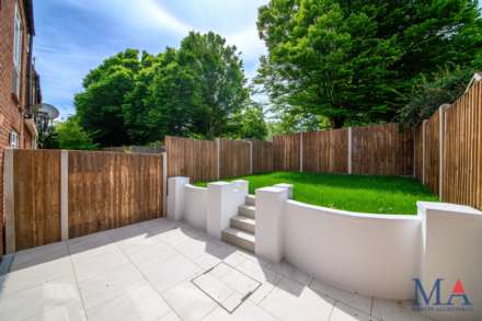 Gibbons Close, Borehamwood, Image 23