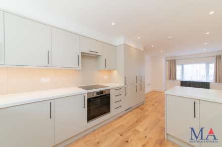 Gibbons Close, Borehamwood, Image 7