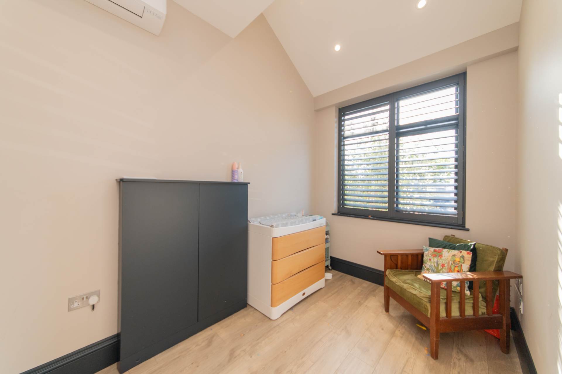 St. Mary's Crescent, London, NW4, Image 28