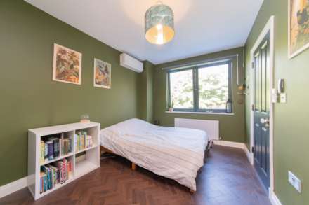 St. Mary's Crescent, London, NW4, Image 18