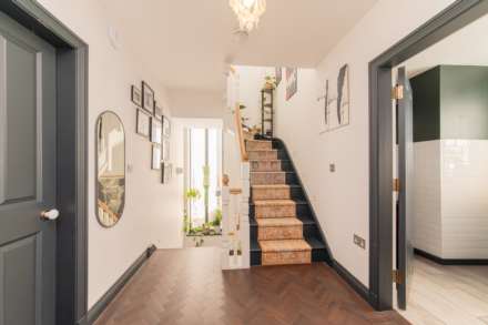 St. Mary's Crescent, London, NW4, Image 22