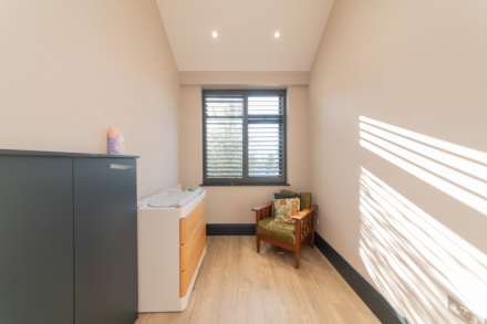 St. Mary's Crescent, London, NW4, Image 27