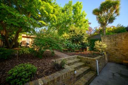 St. Mary's Crescent, London, NW4, Image 31