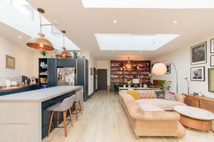 St. Mary's Crescent, London, NW4, Image 5