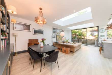 St. Mary's Crescent, London, NW4, Image 8