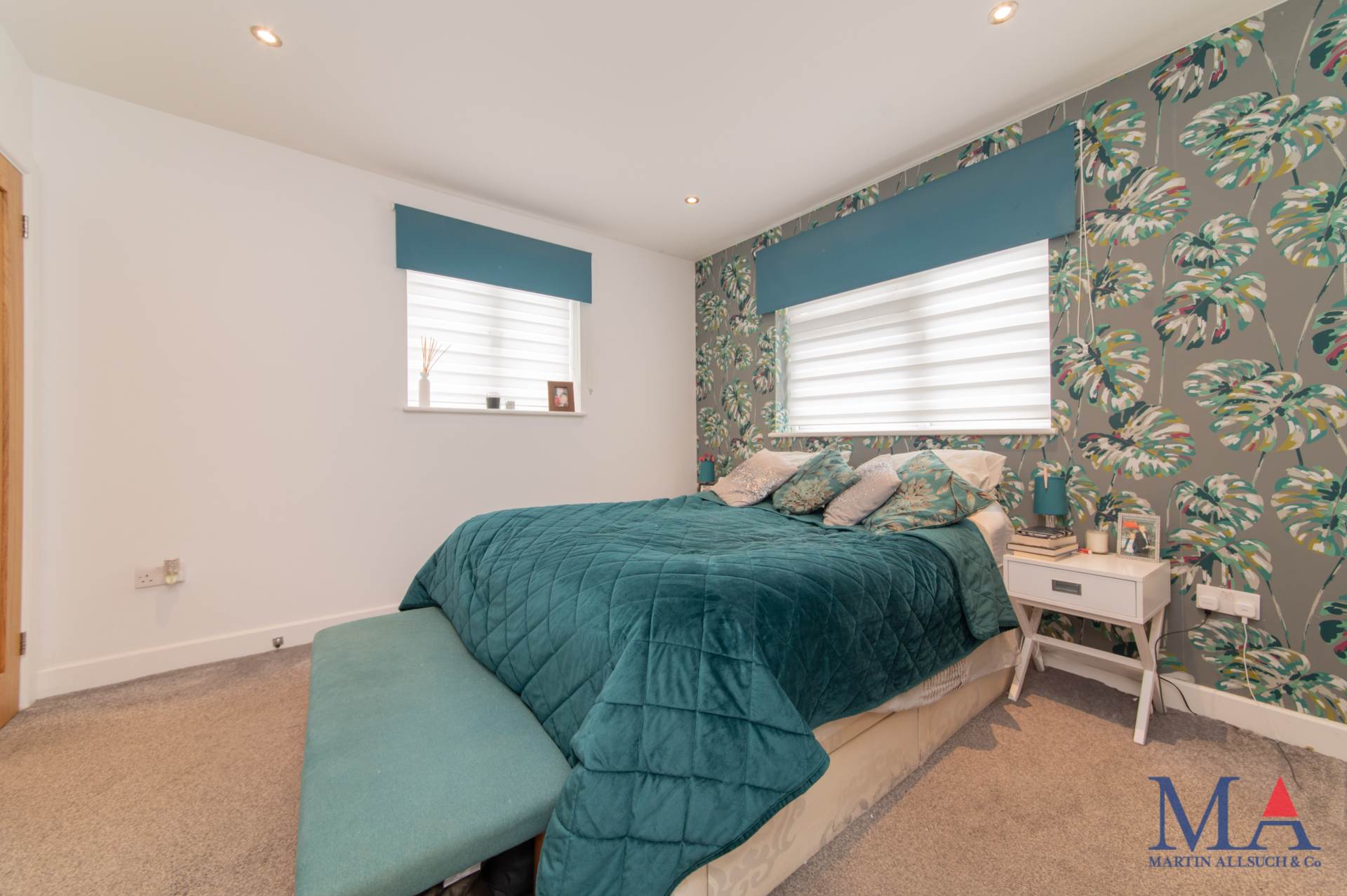 Grosvenor Road, Borehamwood, Image 12