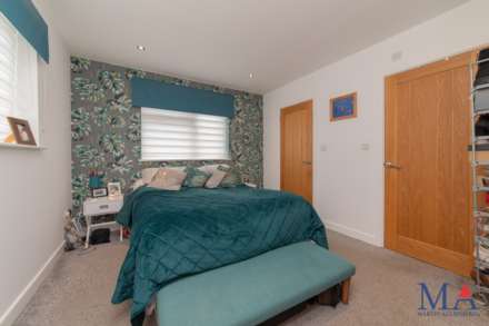 Grosvenor Road, Borehamwood, Image 11