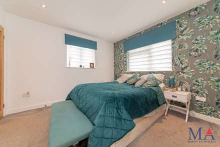 Grosvenor Road, Borehamwood, Image 12