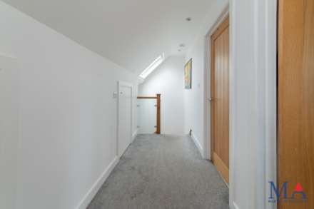 Grosvenor Road, Borehamwood, Image 18