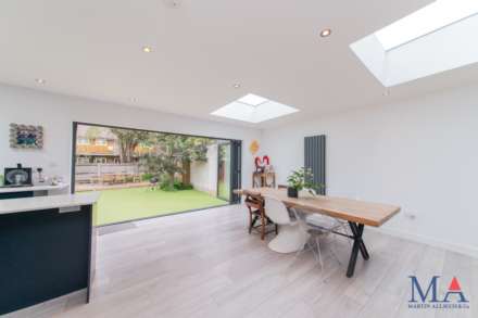 Grosvenor Road, Borehamwood, Image 2