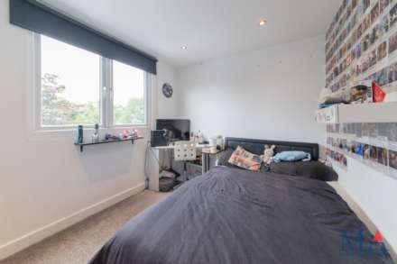Grosvenor Road, Borehamwood, Image 21