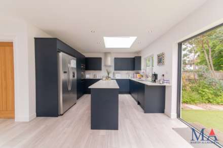 Grosvenor Road, Borehamwood, Image 8