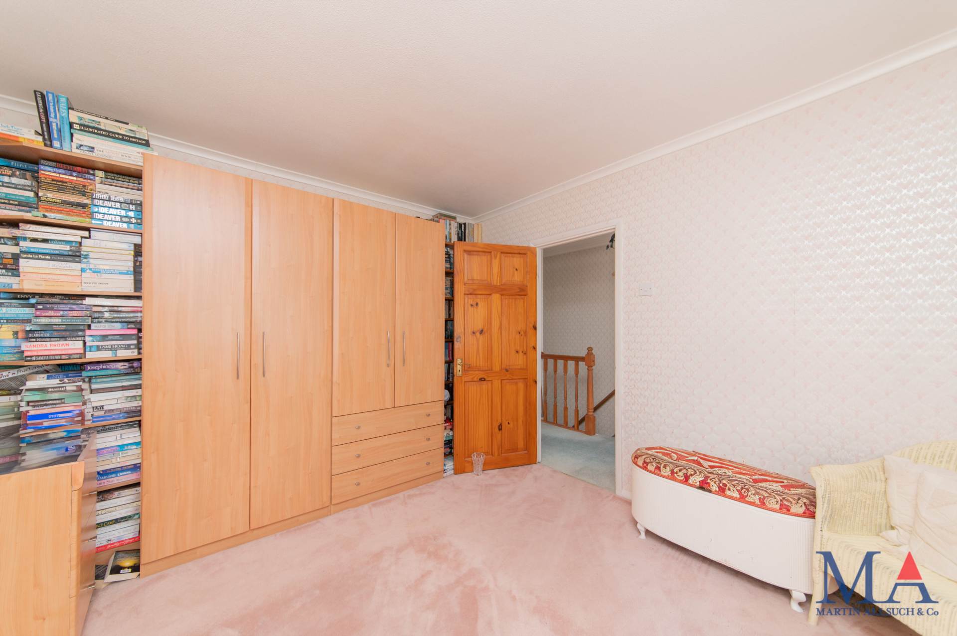 Gateshead Road, Borehamwood, Image 16