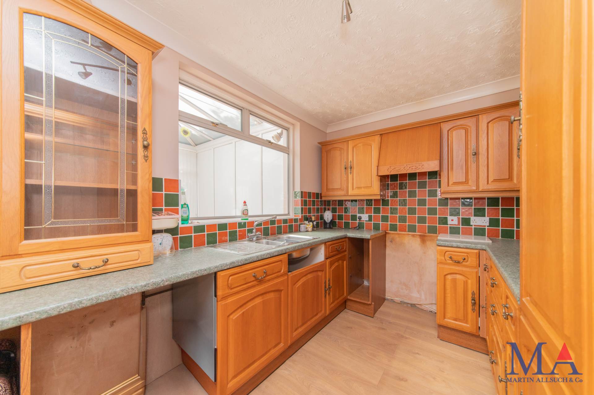 Gateshead Road, Borehamwood, Image 6