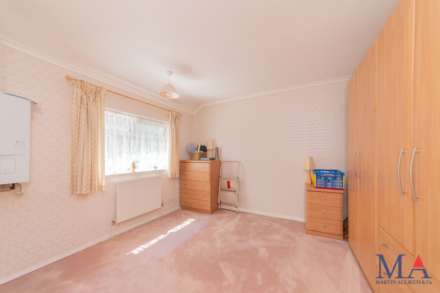 Gateshead Road, Borehamwood, Image 15