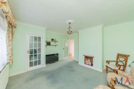 Gateshead Road, Borehamwood, Image 4