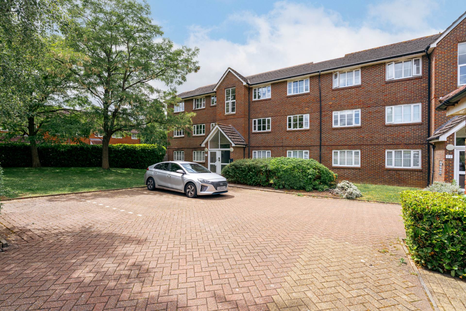 Corfe Close, Borehamwood, Image 1