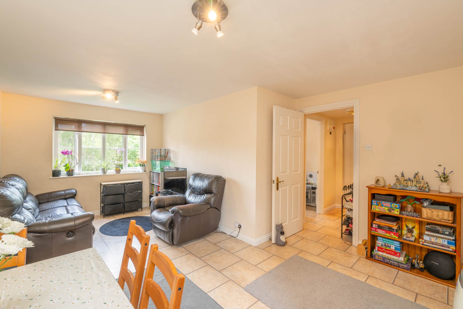 Corfe Close, Borehamwood, Image 3