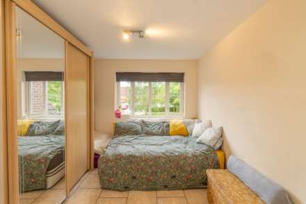 Corfe Close, Borehamwood, Image 7