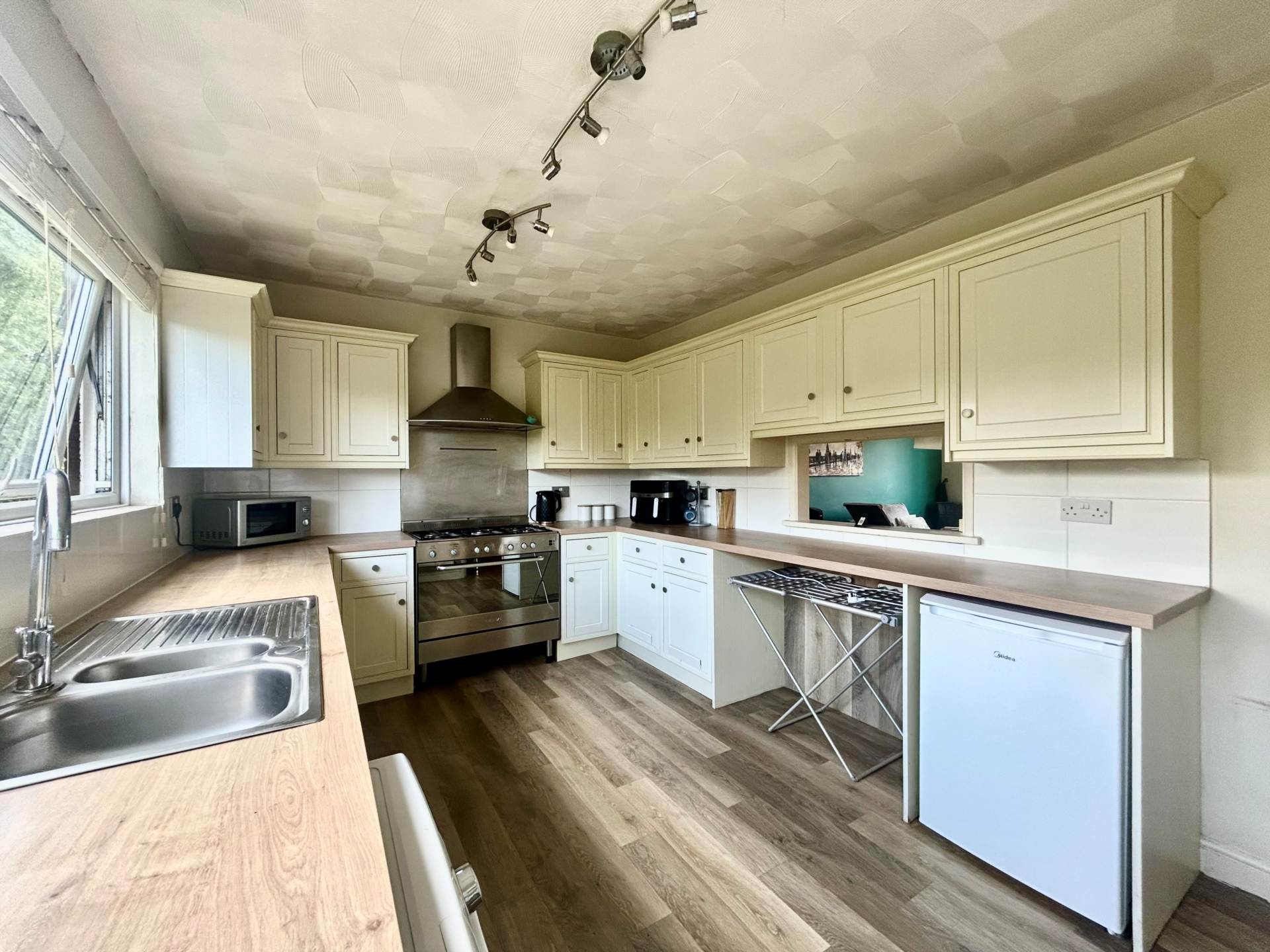 Brook Court, Radlett, Image 4