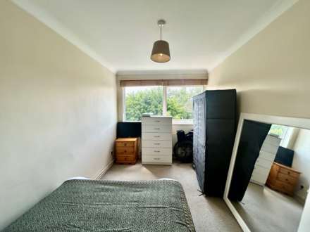 Brook Court, Radlett, Image 10